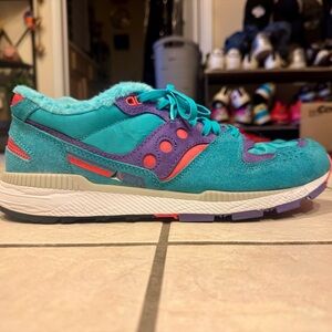 Saucony Azura Lite “Ski Jacket” - 10.5M, 12W- like new!